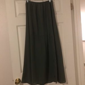 ⭐️Lily White Maxi Skirt. Thigh High Slit.⭐️